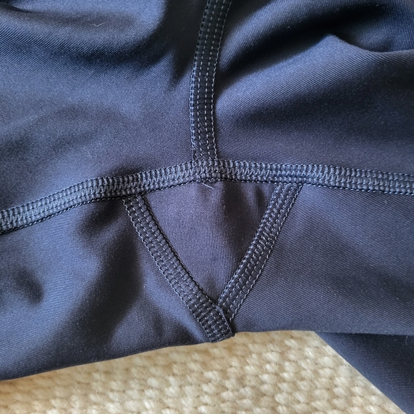 New Girlfriend Collective Paloma Racerback Bra & High-Rise Pocket Bike Short Set - Picture 11 of 16